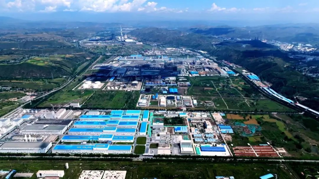 中國證券報 | 探訪中復神鷹青海生產(chǎn)基地 一根碳纖維里的創(chuàng)新密碼